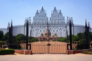 The entrance to the Presidential Palace (formerly the quarters of Lord Mountbatten -- it's good to be Viceroy!