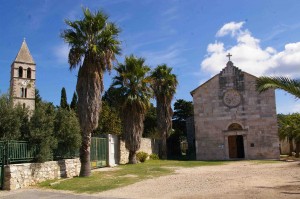 On the other hand, there are some interesting old buildings. Here is the monastery (that only has 3 monks left) that was built on top of the Roman amphitheater.