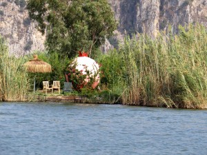 On the way out, we saw the world's biggest pomegranate. Probably right up there with the ball of twine!