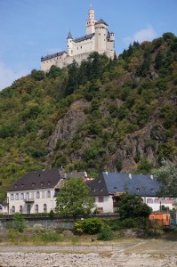 This is Marksburg Castle, the only hill castle on the Rhine that was never destroyed. Originally started in the 12th century, the castle continued to grow over the centuries.