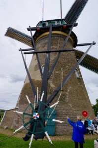 The miller turns the wind shaft which turns the entire upper section (known as the winding) into the wind. It was remarkably easy to turn. Probably a good thing when the wind frequently shifts and you are the only one around! 